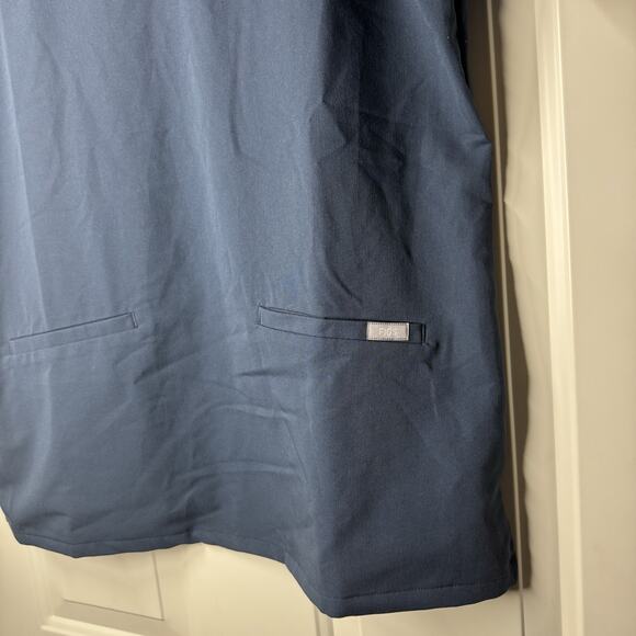 Figs Women's Casma 3 Pocket Scrub Top Short Sleeve V-Neck Size Large PO#5292 - Picture 2 of 6